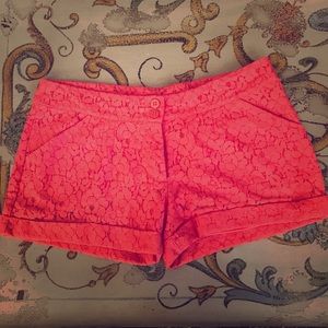 🌸Darling orange lace shorts.. size large